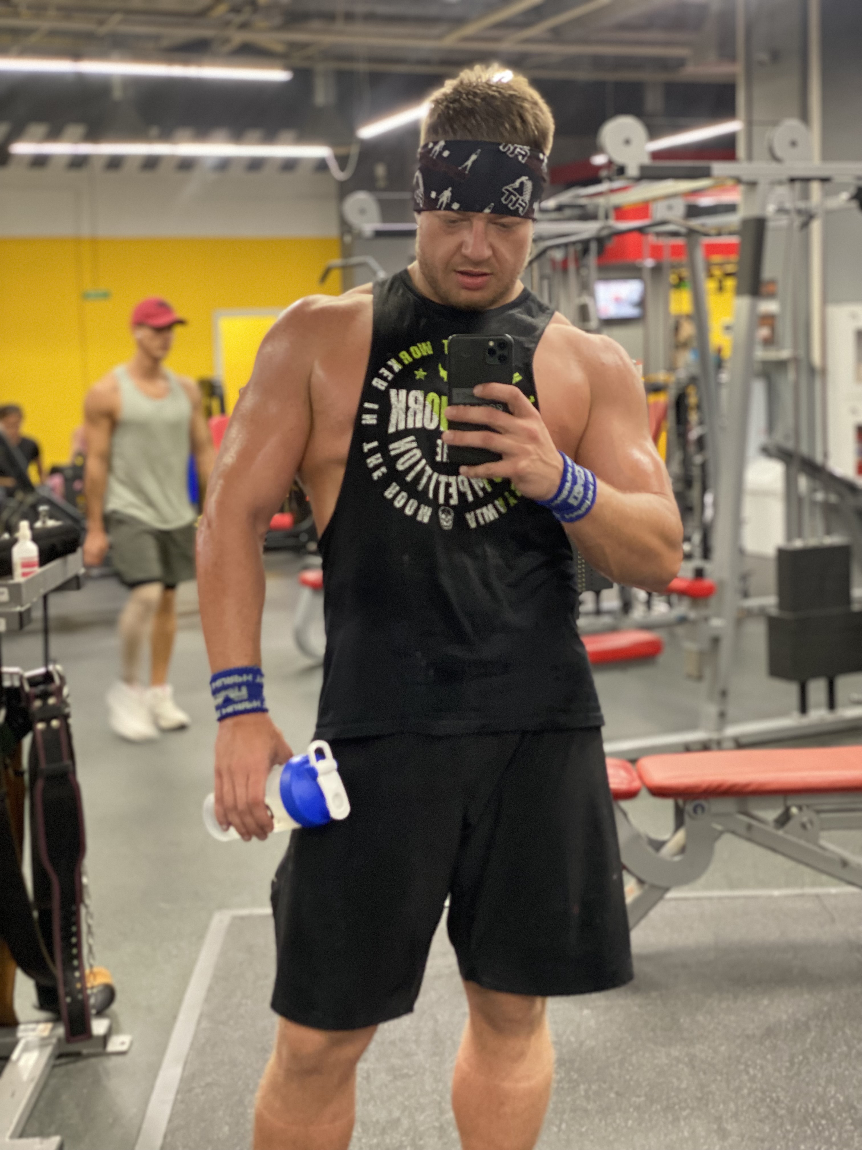 Konstantin llETPOBu4